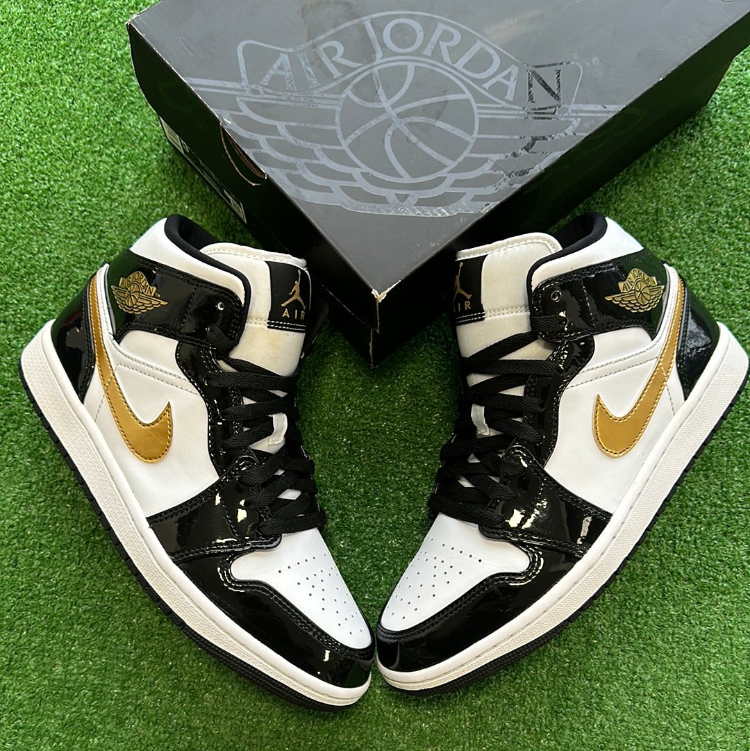 Air Jordan 1 Retro deals Mid ‘Black Patent’ Size 5.5Y