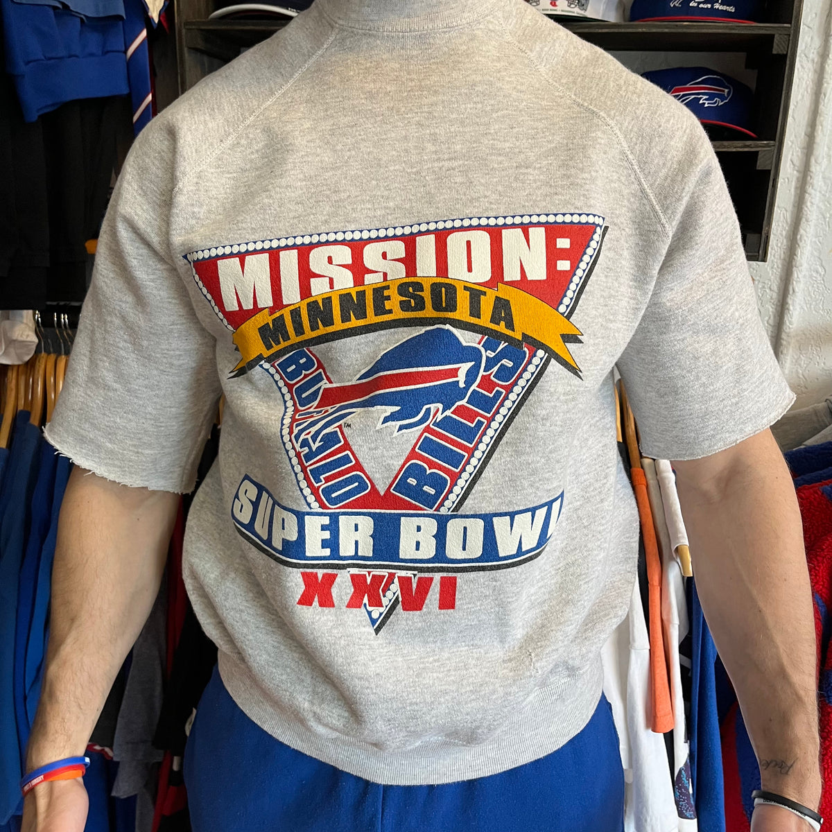 Vintage Buffalo Bills Cut Off Super Bowl XXVI Crewneck Size L – My Cuzin  Vintage