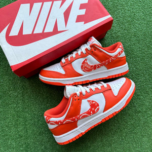 Nike Orange Paisley Low Dunk Size 7W/5.5M