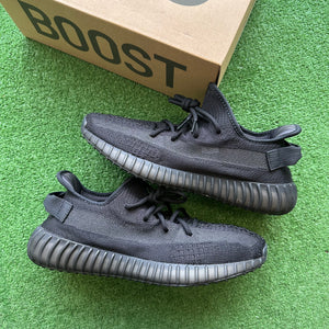 Yeezy Onyx 350 V2s Size 10.5